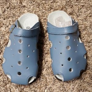 #537Brand new Ortmann orthopedic kids sandals.